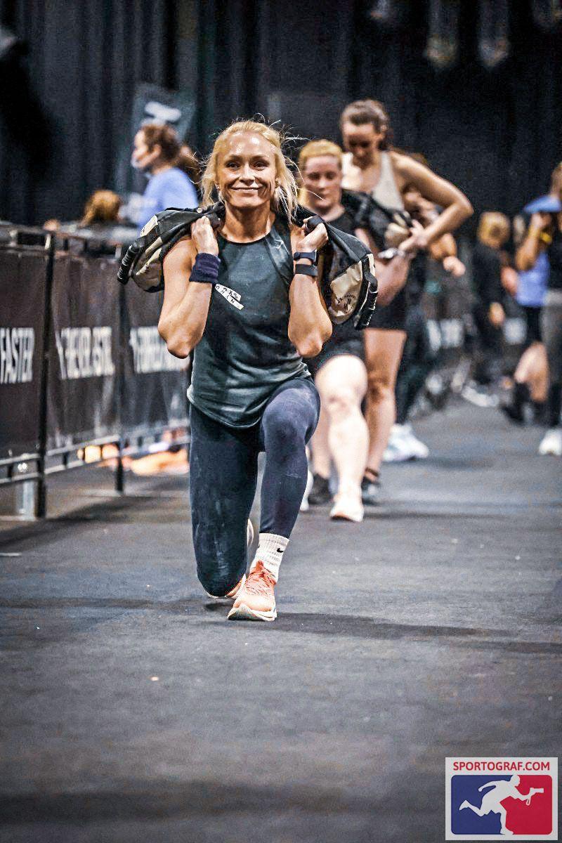 Vicki Horner sandbag run